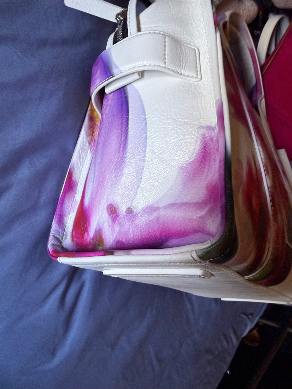 Marc Jacobs White Tote Bag with Pink Floral Print - Picture 5 of 11